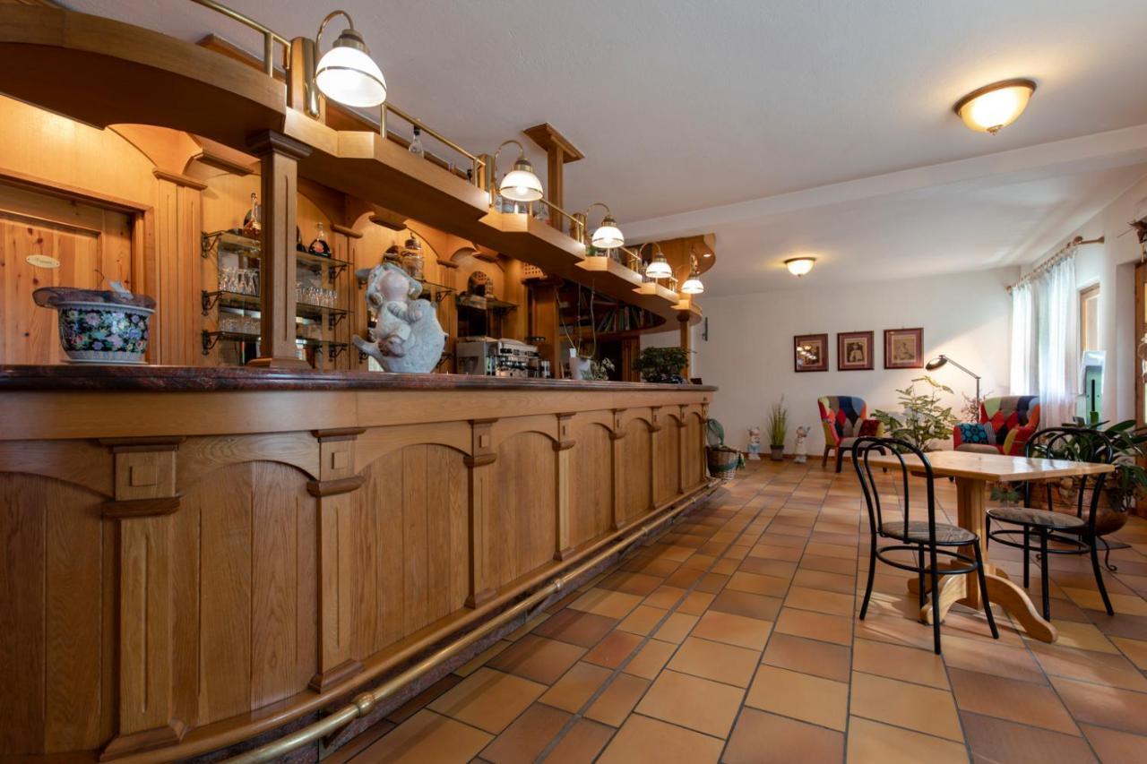 Hotel Petit Foyer Поллен Экстерьер фото