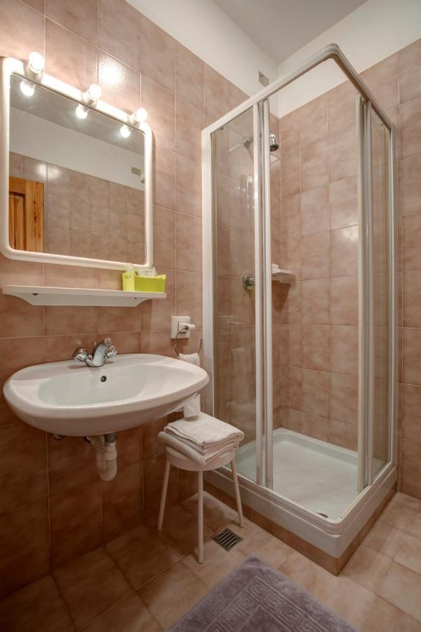 Hotel Petit Foyer Поллен Экстерьер фото